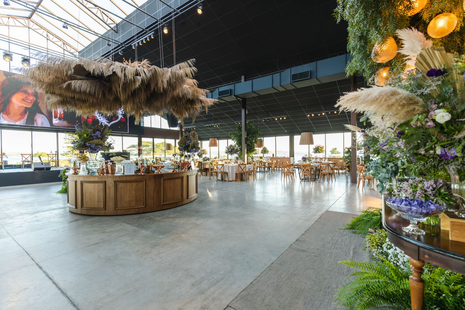 Stylish indoor wedding venue with rustic decor and floral elegance, perfect for a spacious celebration. — Ajax Fc Groningen S