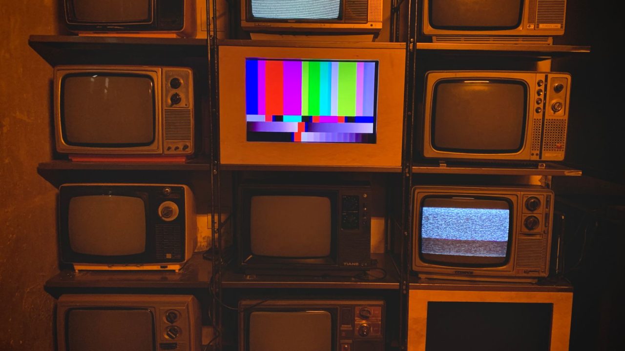 OLED Vs QLED TVs: Which Is the Best Smart Choice?
